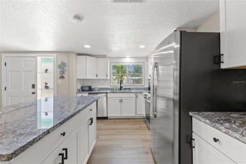Villa ou maison à vendre à Palm Harbor, Floride: 3 chambres, 134.43 m2 № 2400107 - photo 21