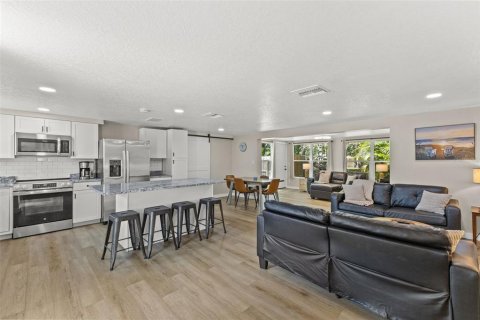 Villa ou maison à vendre à Palm Harbor, Floride: 3 chambres, 134.43 m2 № 2400107 - photo 5