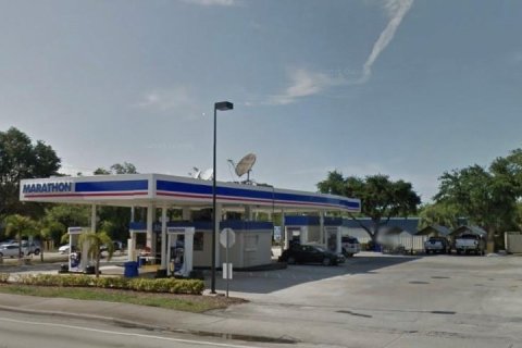 Commercial property in Palm City, Florida № 1872397 - photo 1