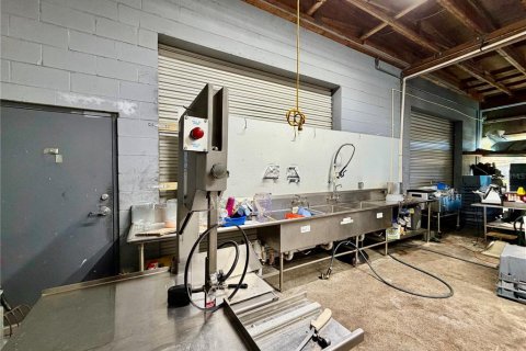 Commercial property in Saint Petersburg, Florida 250.84 sq.m. № 2201176 - photo 22