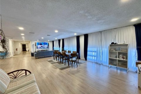 Commercial property in Saint Petersburg, Florida 250.84 sq.m. № 2201176 - photo 30