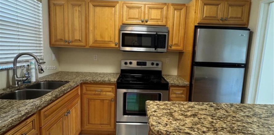 Condo in Sunrise, Florida, 2 bedrooms  № 1889448