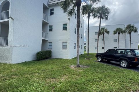 Condo in Sunrise, Florida, 2 bedrooms  № 1889448 - photo 28