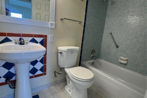 Condo in Sunrise, Florida, 2 bedrooms  № 1889448 - photo 20