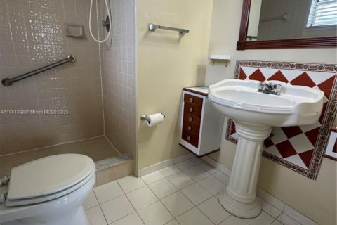 Condo in Sunrise, Florida, 2 bedrooms  № 1889448 - photo 18