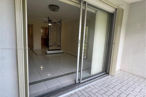 Condo in Sunrise, Florida, 2 bedrooms  № 1889448 - photo 14