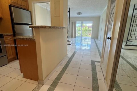 Condo in Sunrise, Florida, 2 bedrooms  № 1889448 - photo 5