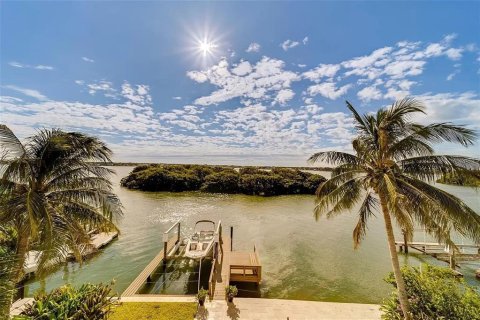 Casa en venta en Belleair Beach, Florida, 4 dormitorios, 368.64 m2 № 1749503 - foto 3