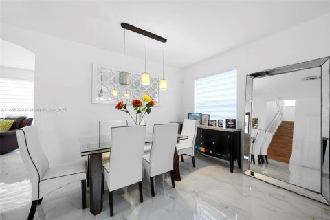 Casa en venta en Homestead, Florida, 3 dormitorios, 157.28 m2 № 1882621 - foto 8