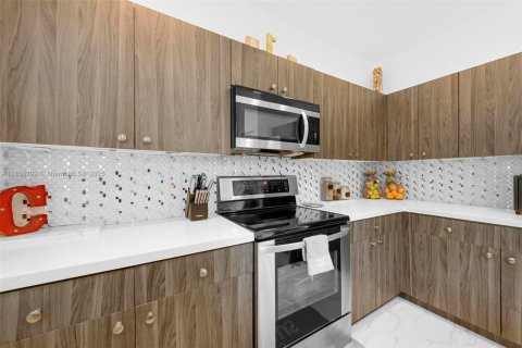 Casa en venta en Homestead, Florida, 3 dormitorios, 157.28 m2 № 1882621 - foto 12