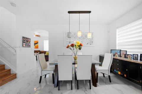 Casa en venta en Homestead, Florida, 3 dormitorios, 157.28 m2 № 1882621 - foto 9