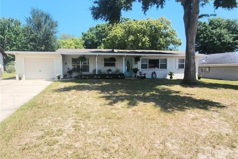 House in Lake Alfred, Florida 3 bedrooms, 132.85 sq.m. № 1751615 - photo 1