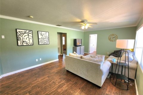 House in Lake Alfred, Florida 3 bedrooms, 132.85 sq.m. № 1751615 - photo 3