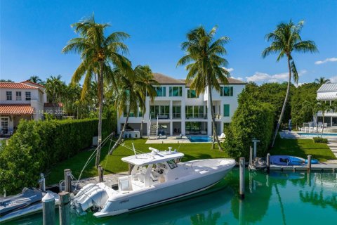 Villa ou maison à louer à Key Biscayne, Floride: 5 chambres, 551.84 m2 № 1990615 - photo 2