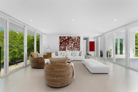 Villa ou maison à louer à Key Biscayne, Floride: 5 chambres, 551.84 m2 № 1990615 - photo 10