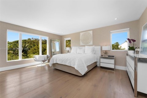 Villa ou maison à louer à Key Biscayne, Floride: 5 chambres, 551.84 m2 № 1990615 - photo 28