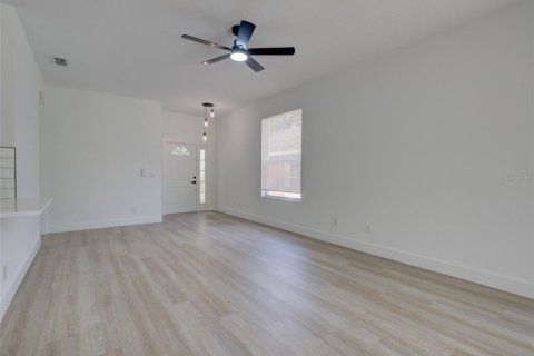 House in Davenport, Florida 4 bedrooms, 134.89 sq.m. № 1870740 - photo 10