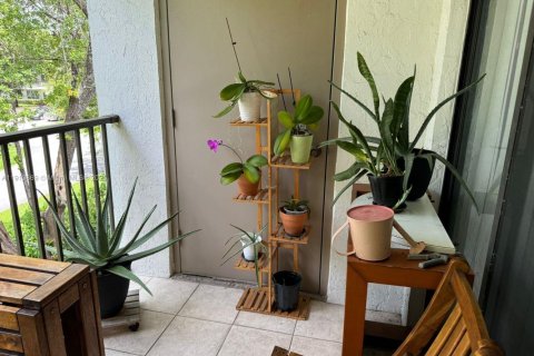 Copropriété à louer à Hollywood, Floride: 2 chambres, 98.48 m2 № 1970718 - photo 10