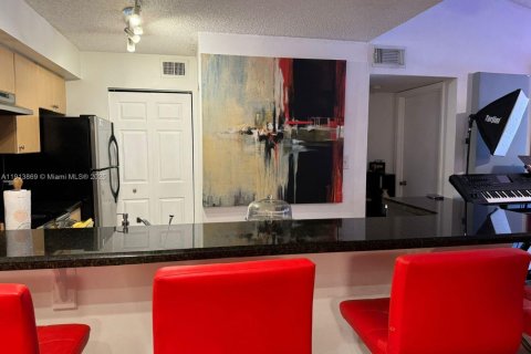 Copropriété à louer à Hollywood, Floride: 2 chambres, 98.48 m2 № 1970718 - photo 6