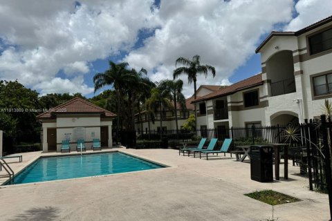 Copropriété à louer à Hollywood, Floride: 2 chambres, 98.48 m2 № 1970718 - photo 4