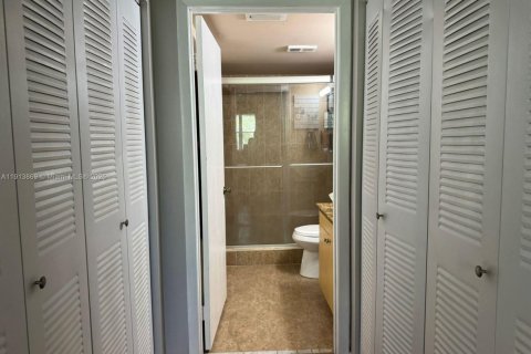 Copropriété à louer à Hollywood, Floride: 2 chambres, 98.48 m2 № 1970718 - photo 8