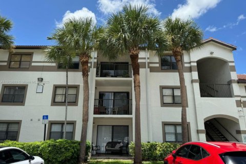 Copropriété à louer à Hollywood, Floride: 2 chambres, 98.48 m2 № 1970718 - photo 3