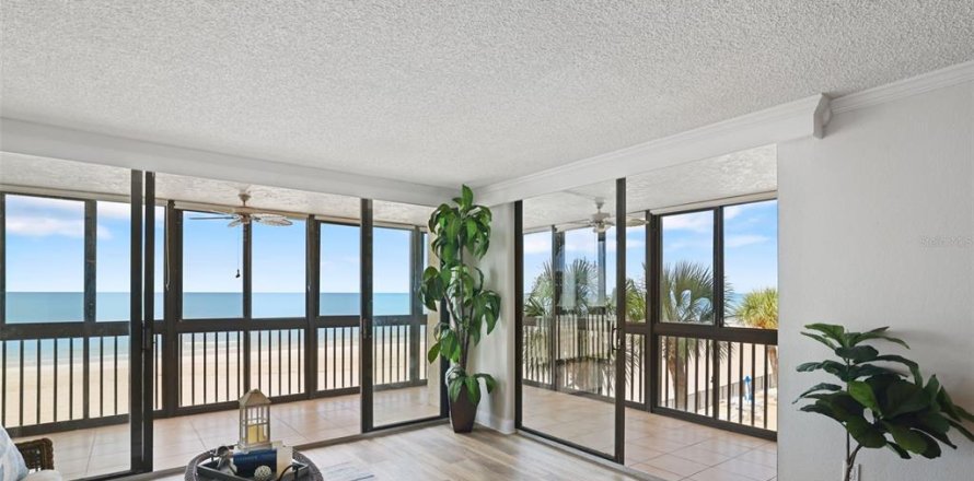 Condo à Redington Shores, Floride, 2 chambres № 1899674