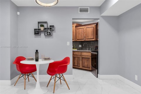 Купить кондоминиум в Лодерхилл, Флорида 2 спальни, 92.9м2, № 2007744 - фото 10