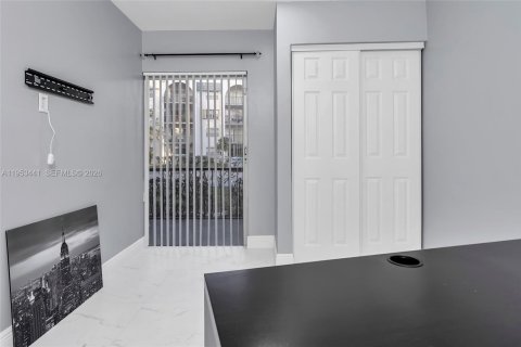 Купить кондоминиум в Лодерхилл, Флорида 2 спальни, 92.9м2, № 2007744 - фото 30