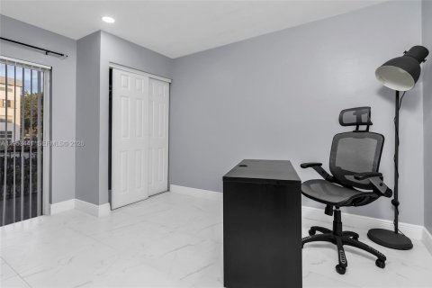 Купить кондоминиум в Лодерхилл, Флорида 2 спальни, 92.9м2, № 2007744 - фото 28