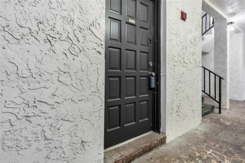 Купить кондоминиум в Лодерхилл, Флорида 2 спальни, 92.9м2, № 2007744 - фото 3