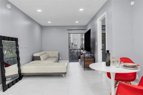 Купить кондоминиум в Лодерхилл, Флорида 2 спальни, 92.9м2, № 2007744 - фото 18