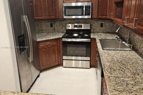 Casa en venta en Palmetto Bay, Florida, 4 dormitorios, 188.96 m2 № 2003399 - foto 3