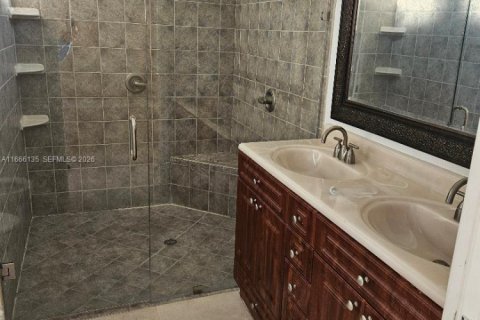 Casa en venta en Palmetto Bay, Florida, 4 dormitorios, 188.96 m2 № 2003399 - foto 5