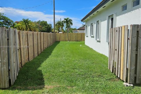 Casa en venta en Palmetto Bay, Florida, 4 dormitorios, 188.96 m2 № 2003399 - foto 16