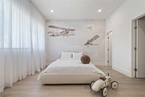 Casa en venta en Sunny Isles Beach, Florida, 5 dormitorios, 293.2 m2 № 1790279 - foto 15