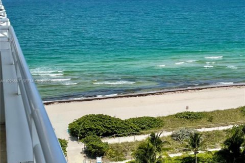 Condominio en alquiler en Surfside, Florida, 2 dormitorios, 88.26 m2 № 1986497 - foto 27