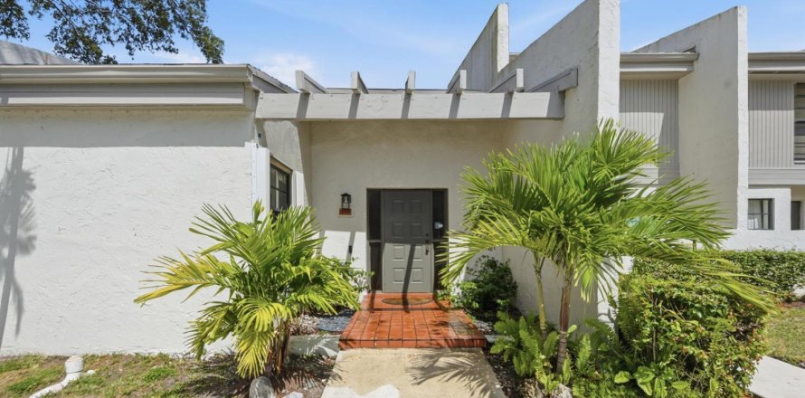 Condominio en Pembroke Pines, Florida, 2 dormitorios № 2146269