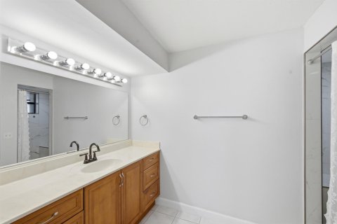 Condominio en venta en Pembroke Pines, Florida, 2 dormitorios, 123.65 m2 № 2146269 - foto 22