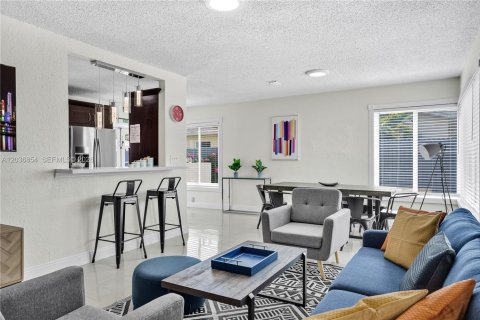 Casa en alquiler en Hollywood, Florida, 3 dormitorios, 123.28 m2 № 2085472 - foto 6