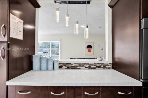 Casa en alquiler en Hollywood, Florida, 3 dormitorios, 123.28 m2 № 2085472 - foto 9