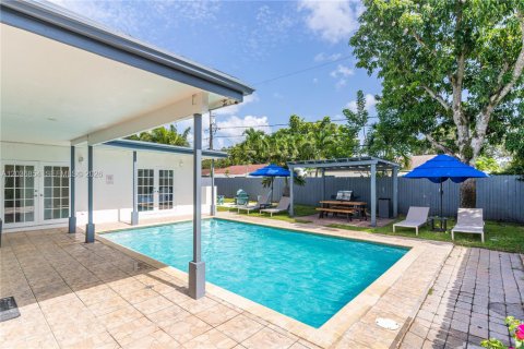 Casa en alquiler en Hollywood, Florida, 3 dormitorios, 123.28 m2 № 2085472 - foto 17