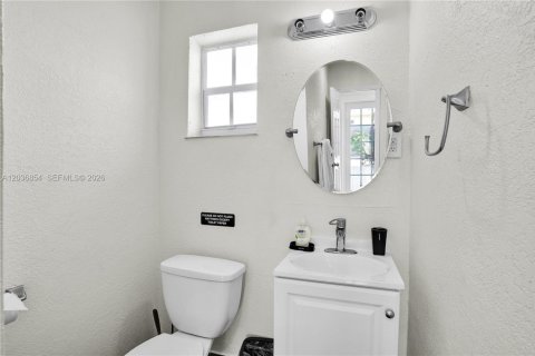 Casa en alquiler en Hollywood, Florida, 3 dormitorios, 123.28 m2 № 2085472 - foto 28