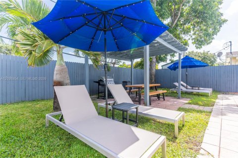 Casa en alquiler en Hollywood, Florida, 3 dormitorios, 123.28 m2 № 2085472 - foto 19