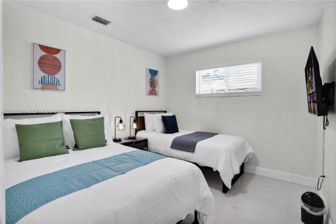 Casa en alquiler en Hollywood, Florida, 3 dormitorios, 123.28 m2 № 2085472 - foto 11