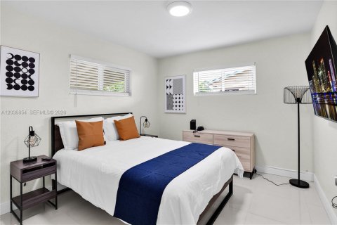 Casa en alquiler en Hollywood, Florida, 3 dormitorios, 123.28 m2 № 2085472 - foto 26
