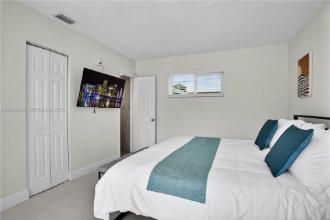 Casa en alquiler en Hollywood, Florida, 3 dormitorios, 123.28 m2 № 2085472 - foto 29