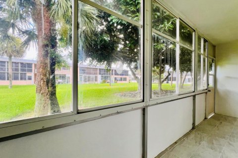 Copropriété à vendre à West Palm Beach, Floride: 2 chambres, 60.48 m2 № 2272626 - photo 13