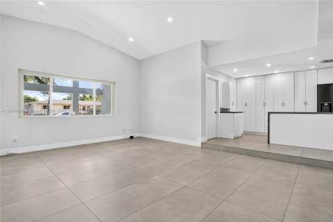 Купить виллу или дом в Майами, Флорида 4 спальни, 166.02м2, № 1956566 - фото 6