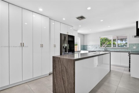 Купить виллу или дом в Майами, Флорида 4 спальни, 166.02м2, № 1956566 - фото 8